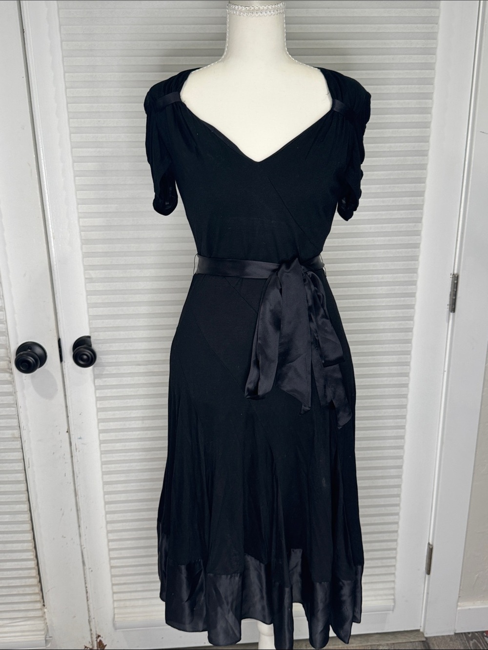 Elegant Black Midi Wrap Dress with Satin Waist Tie AS0868